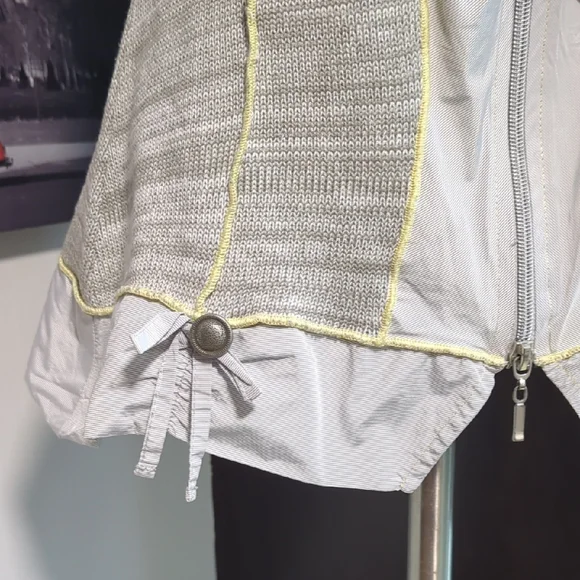 Gray Ruffled Women's Top - Picture 3 of 8